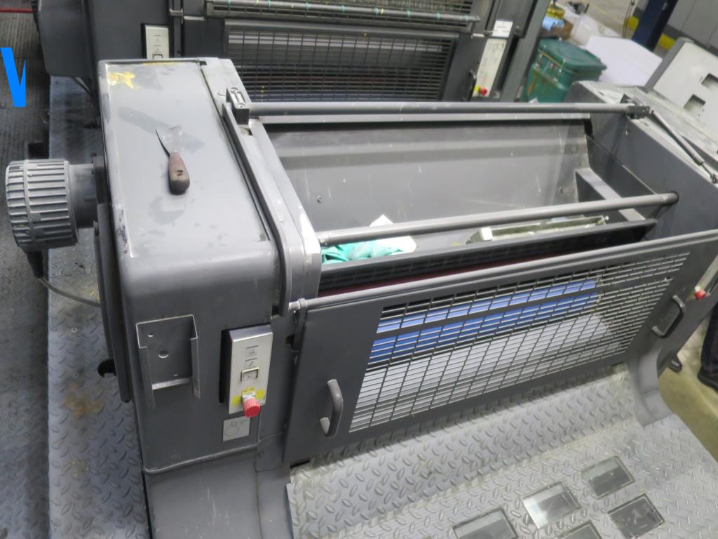 Impressão offset, pré-impressão, acabamento e produção de cartão-5