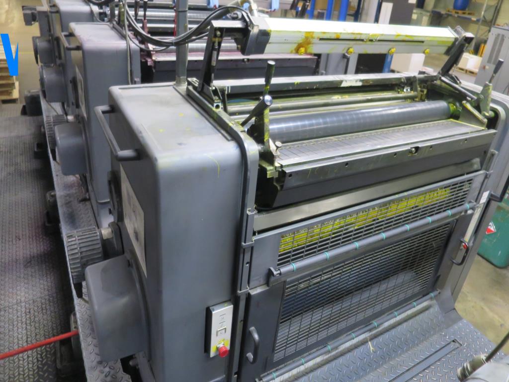 Impressão offset, pré-impressão, acabamento e produção de cartão-7