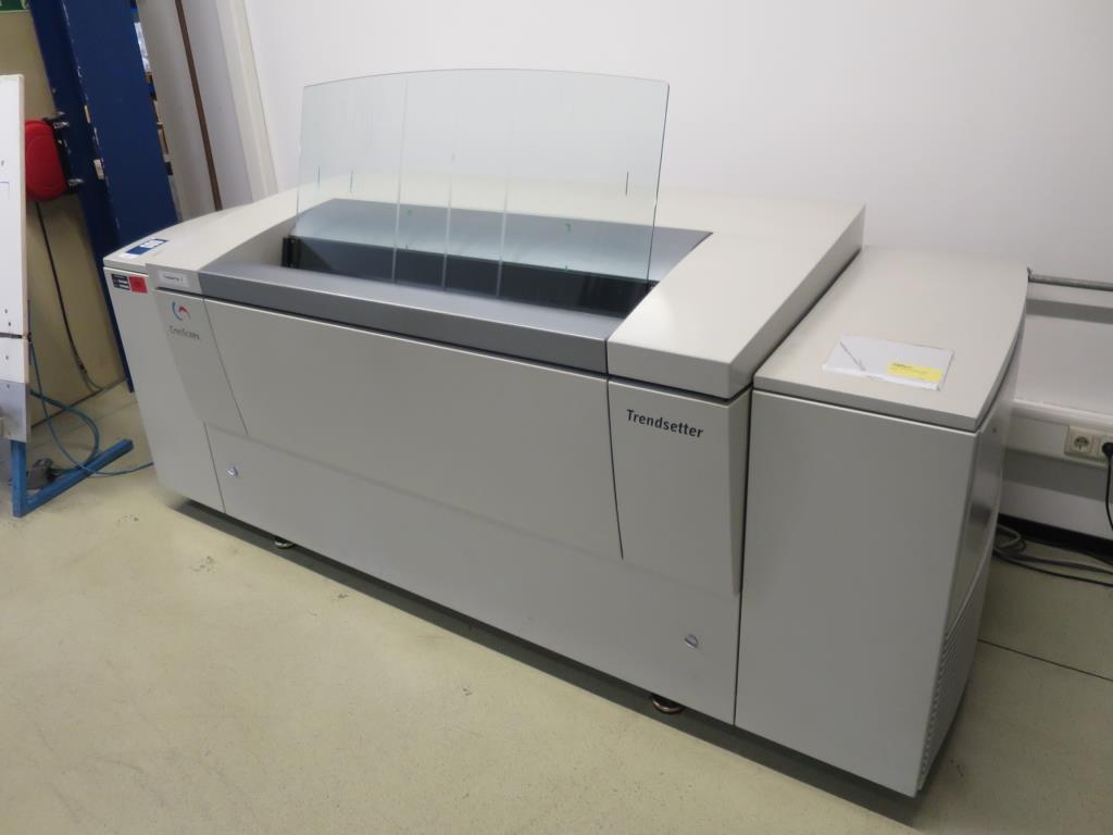 Impressão offset, pré-impressão, acabamento e produção de cartão-1