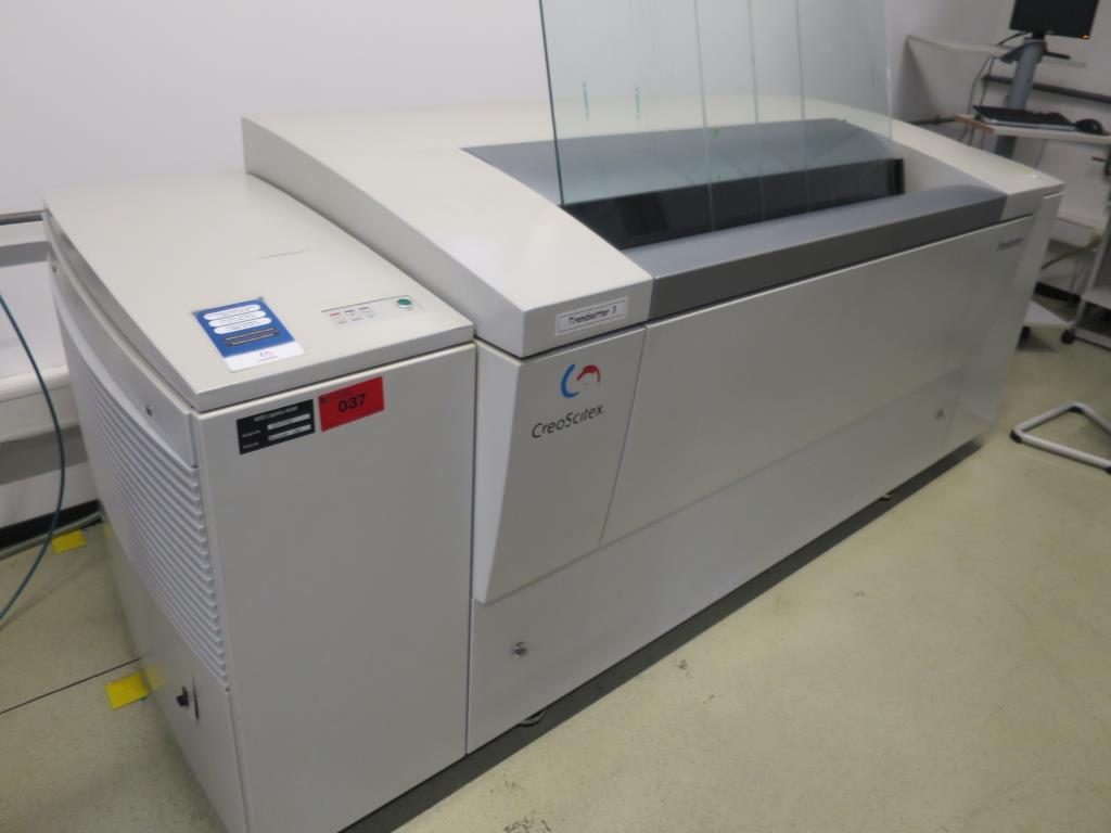 Impressão offset, pré-impressão, acabamento e produção de cartão-3