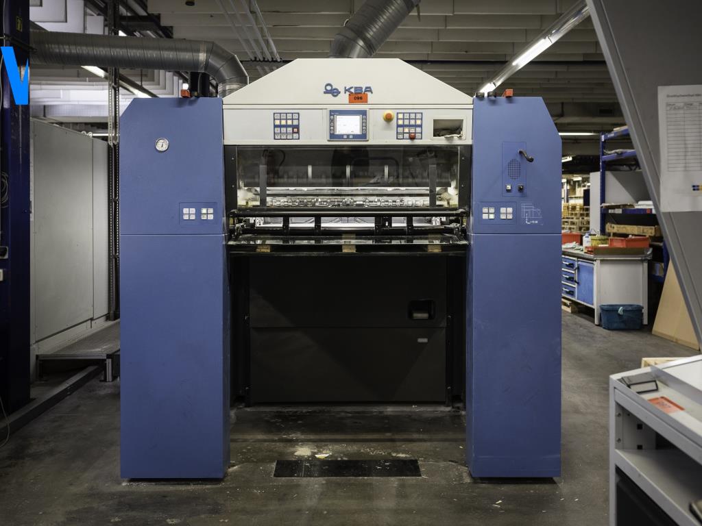 Impressão offset, pré-impressão, acabamento e produção de cartão-13