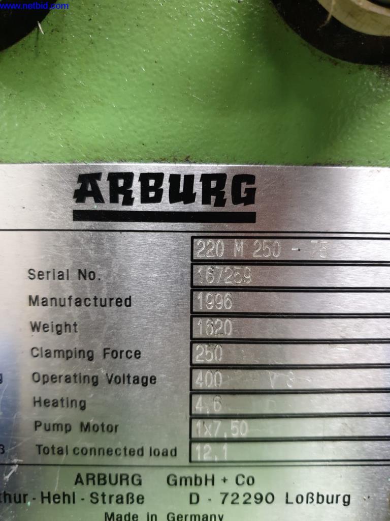 Kunststoffspritzgieß- und Werkzeugmaschinen-3