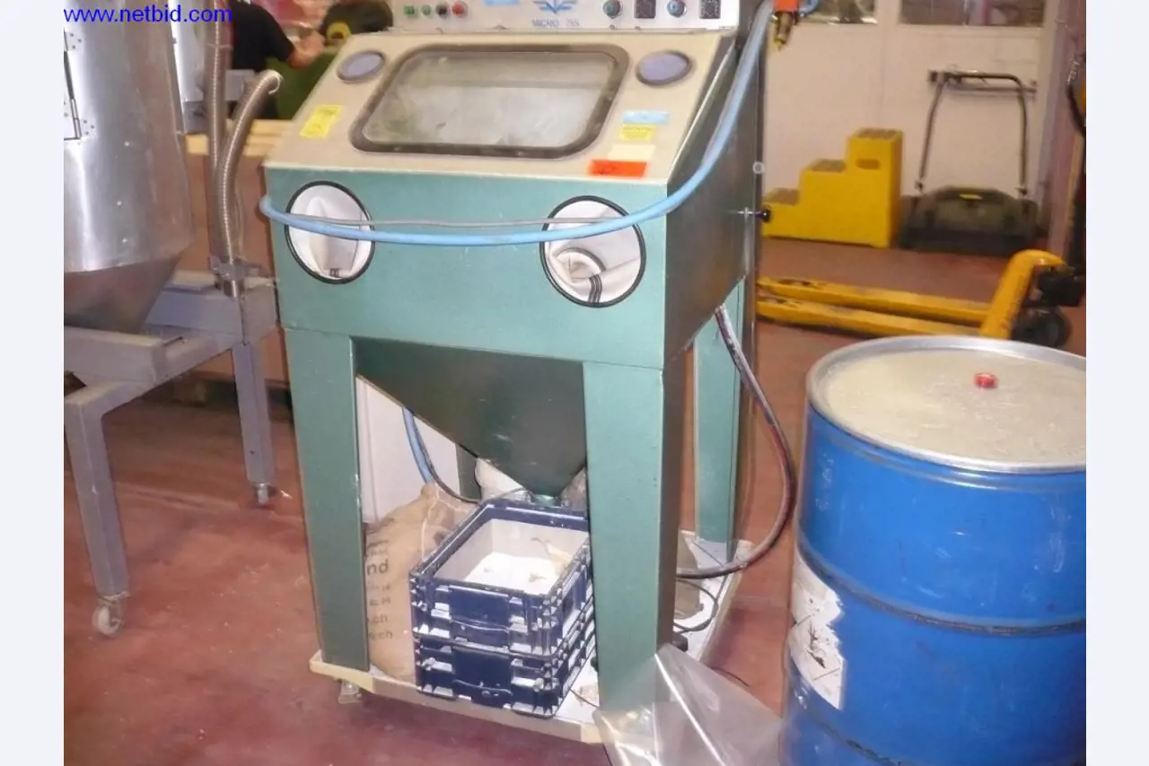 Moldeo por inyección de plásticos y máquinas herramienta-1