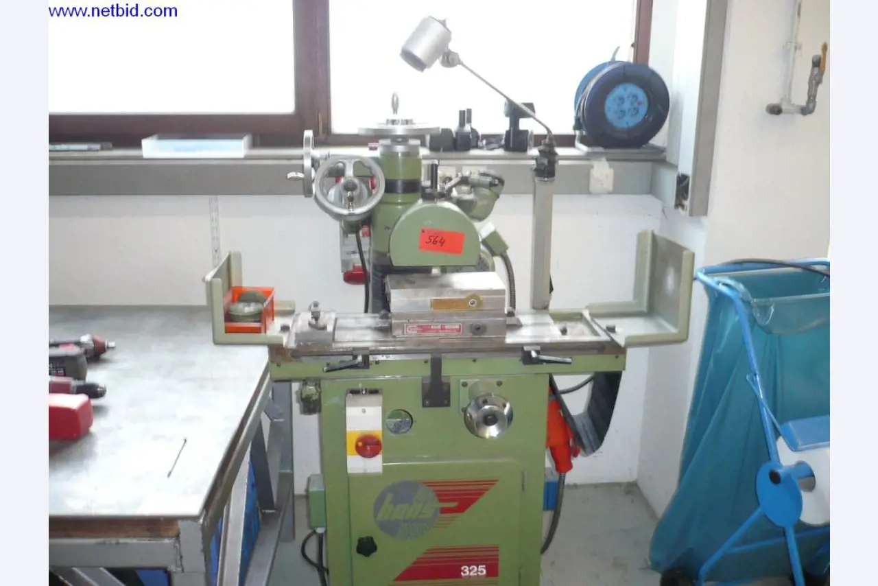 Plastic injection molding machines and machine tools-1