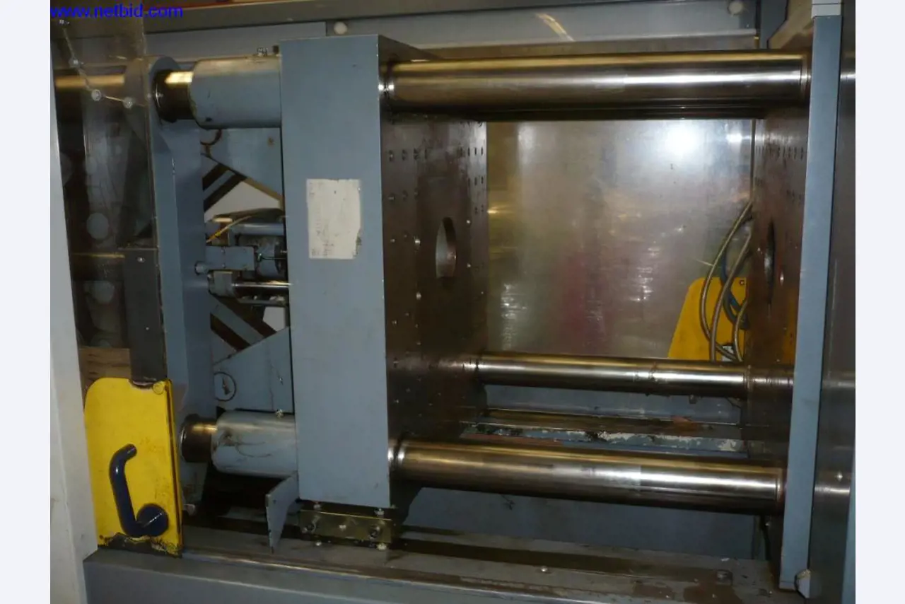 Moldagem por injeção de plástico e máquinas-ferramentas-3