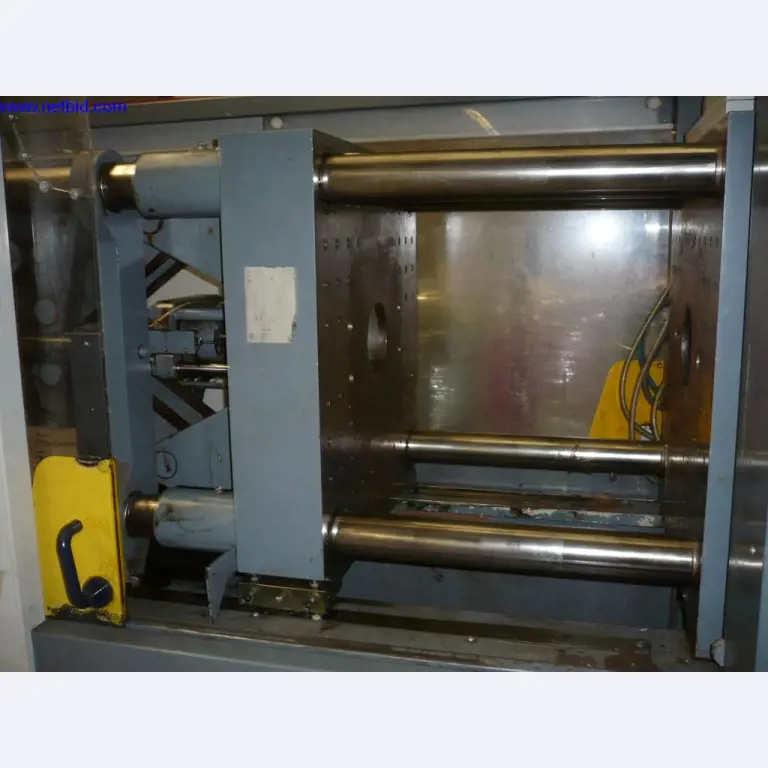 Moldagem por injeção de plástico e máquinas-ferramentas-3