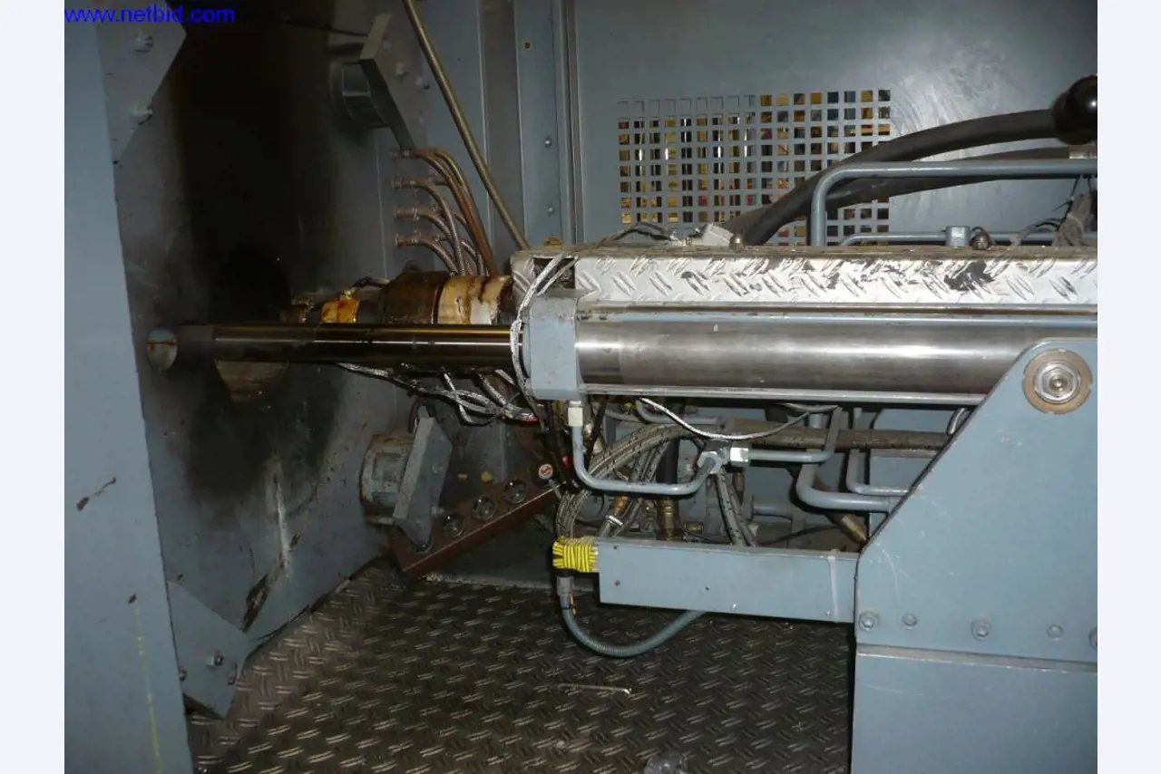 Moldagem por injeção de plástico e máquinas-ferramentas-4