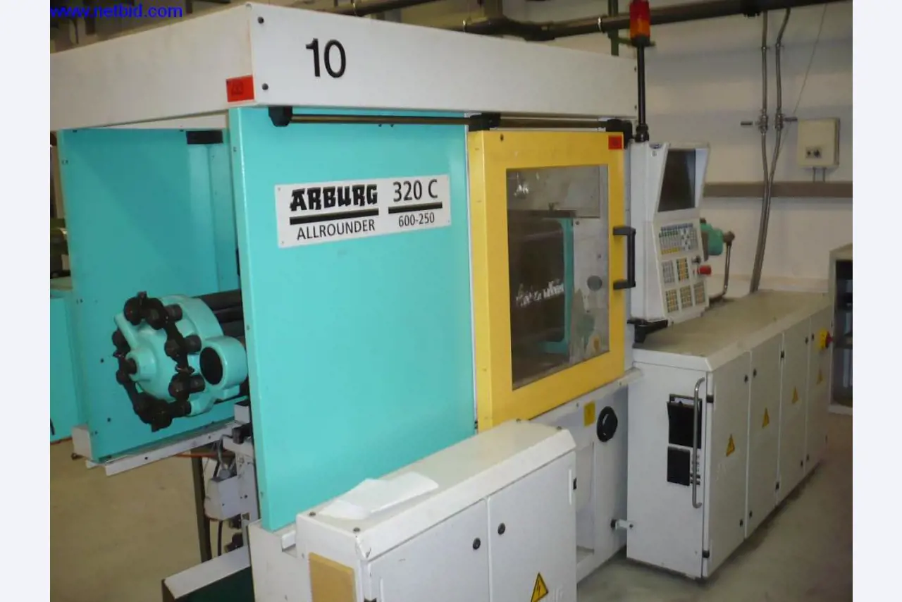 Plastic injection molding machines and machine tools-1