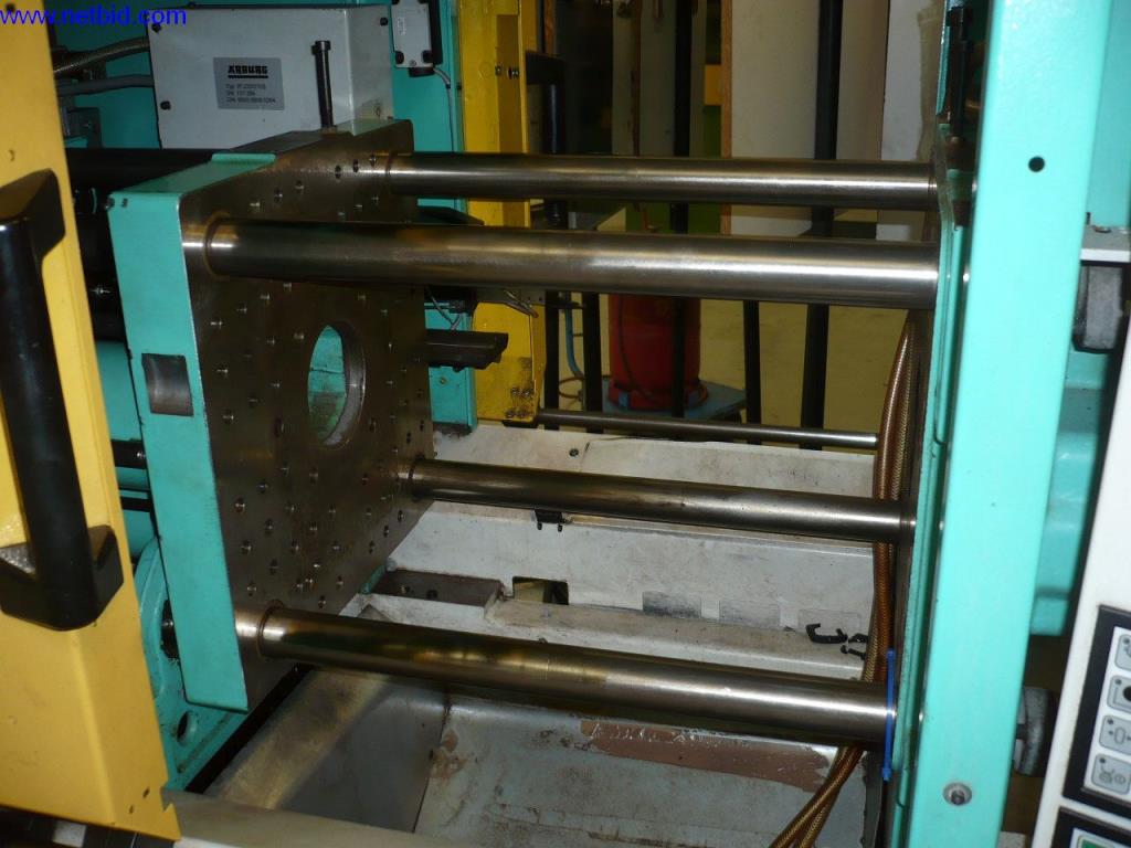 Machines à injecter le plastique et machines-outils-2