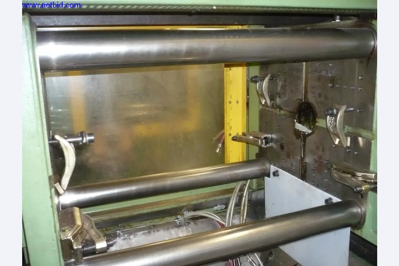 Moldagem por injeção de plástico e máquinas-ferramentas-2