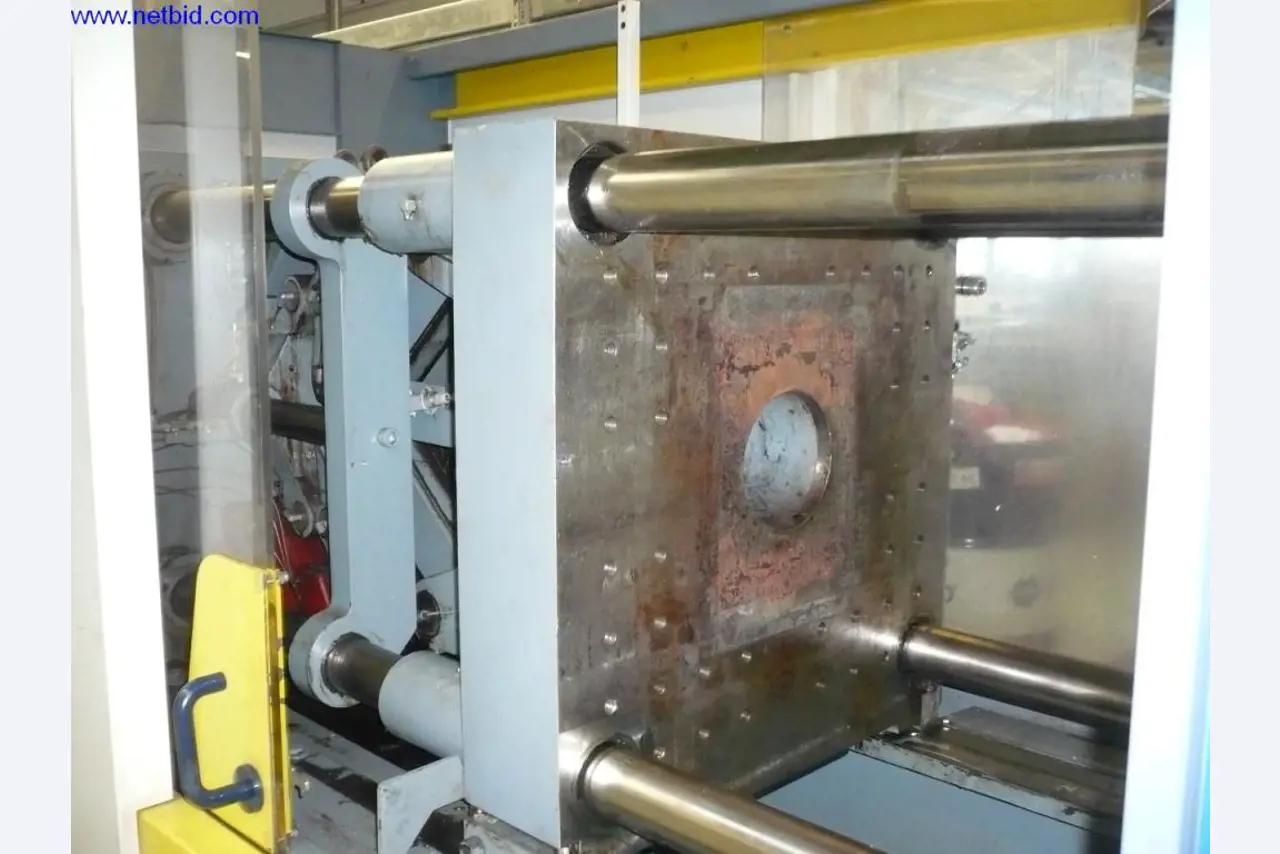 Moldagem por injeção de plástico e máquinas-ferramentas-3