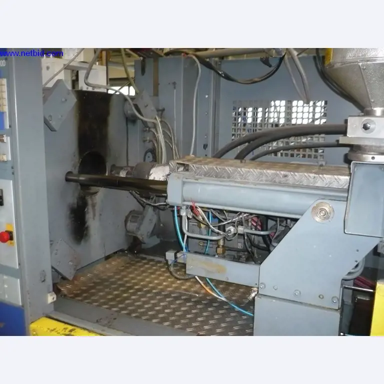 Moldagem por injeção de plástico e máquinas-ferramentas-4