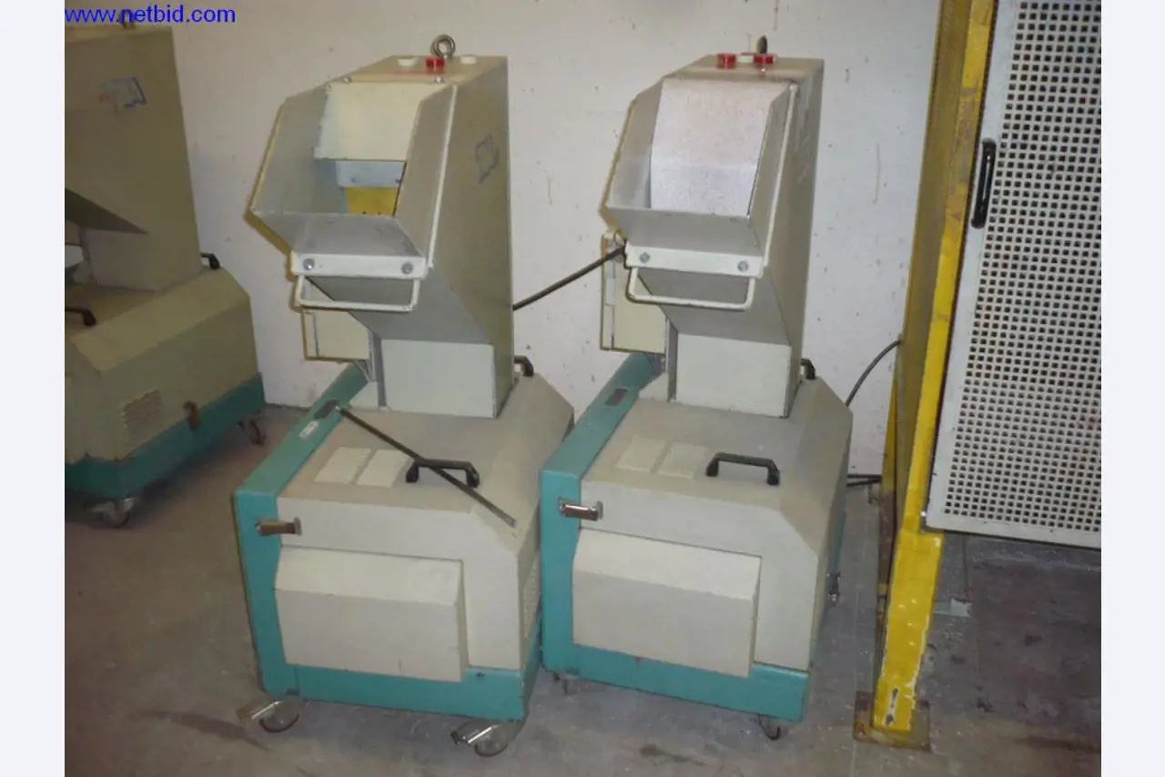 Plastic injection molding machines and machine tools-1