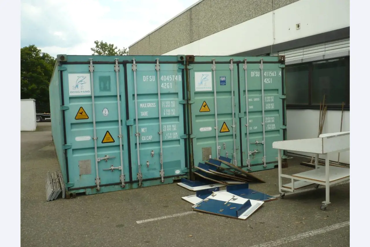 Moldeo por inyección de plásticos y máquinas herramienta-4