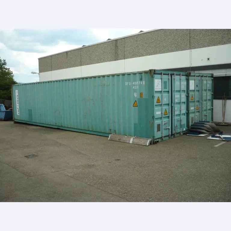 Moldeo por inyección de plásticos y máquinas herramienta-1