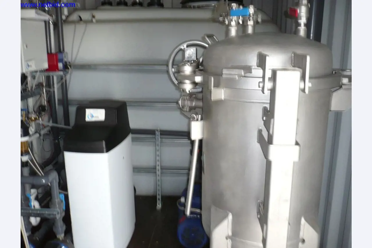 Plastic injection molding machines and machine tools-2