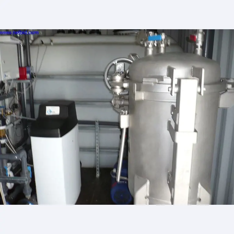 Plastic injection molding machines and machine tools-2