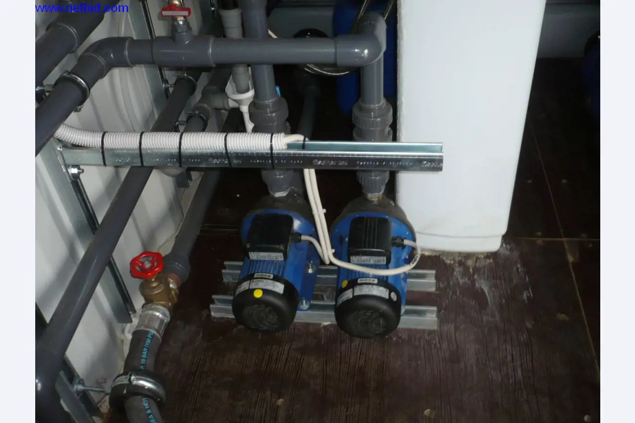 Plastic injection molding machines and machine tools-5