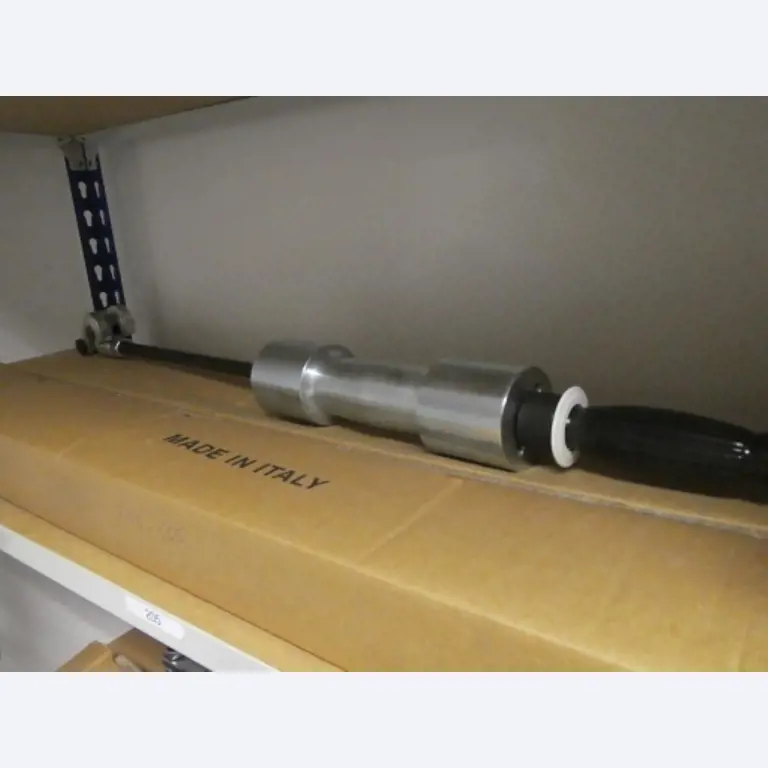 Ca. 900 beoordelingssets, rekken, voorraden en andere vaste activa-4