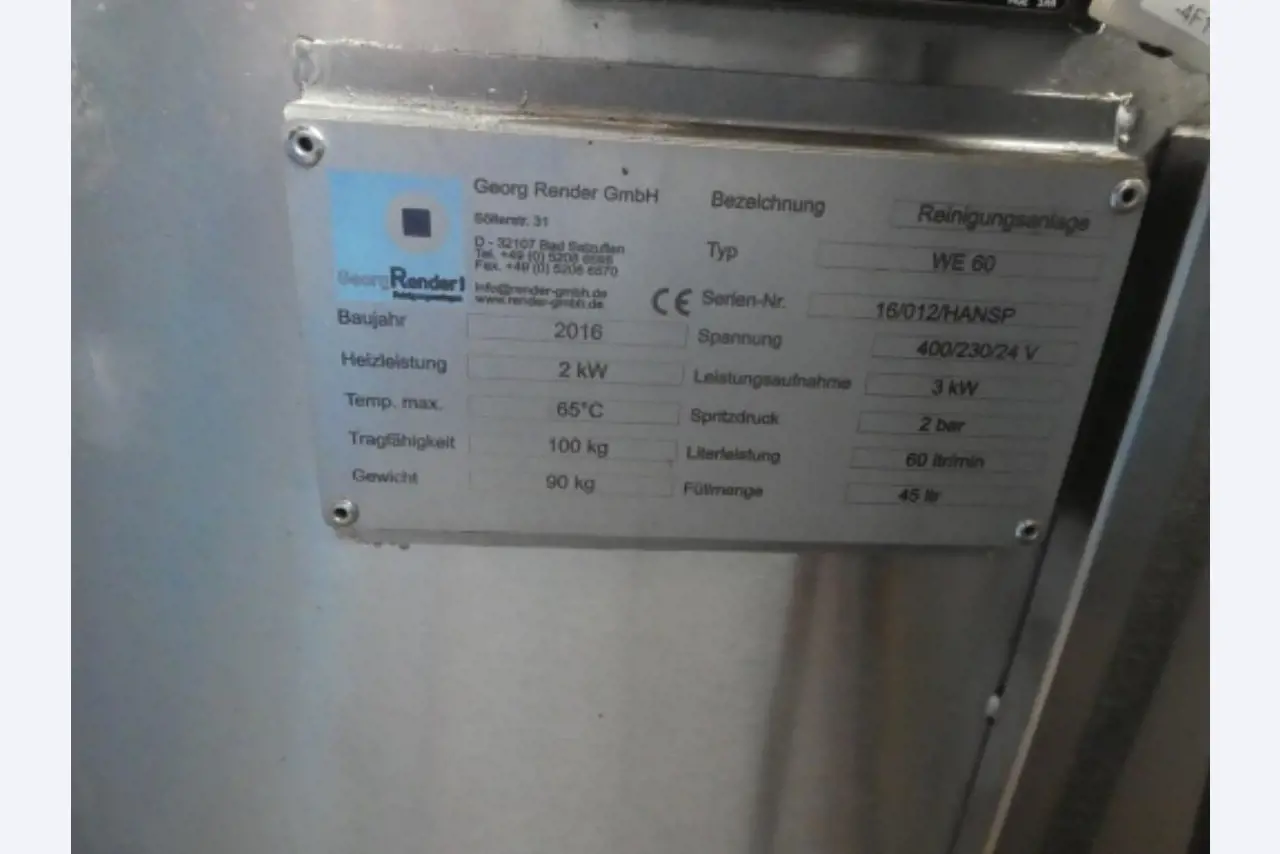 Cerca de 900 conjuntos de julgamento, prateleiras, inventários e outros activos fixos-5