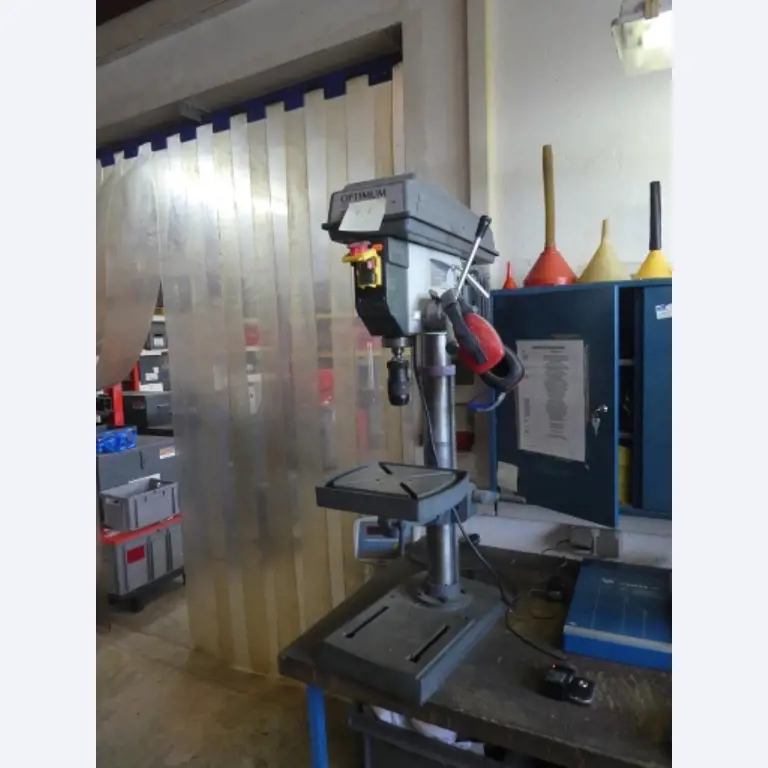 Ca. 900 beoordelingssets, rekken, voorraden en andere vaste activa-1