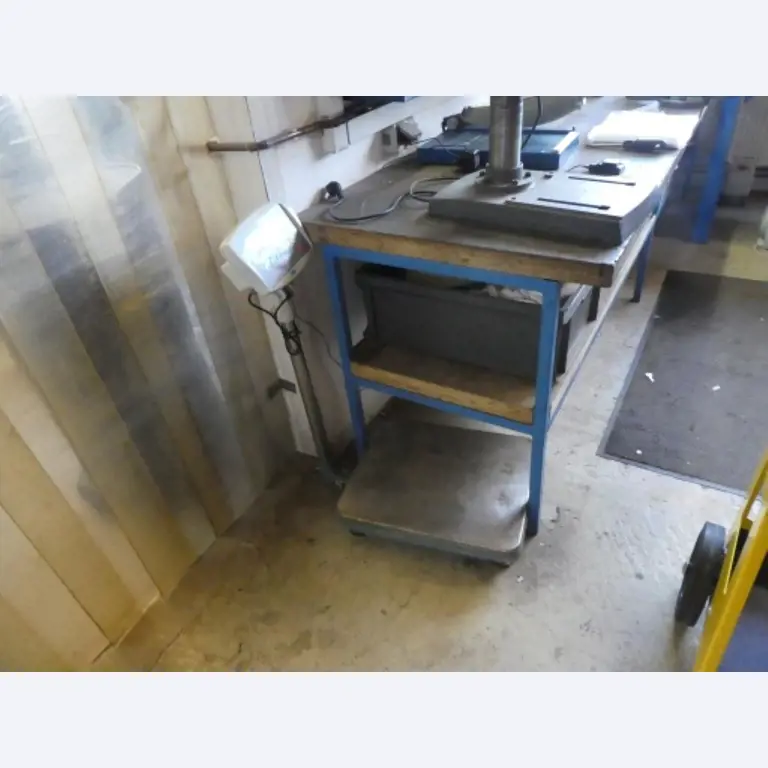 Ca. 900 beoordelingssets, rekken, voorraden en andere vaste activa-3