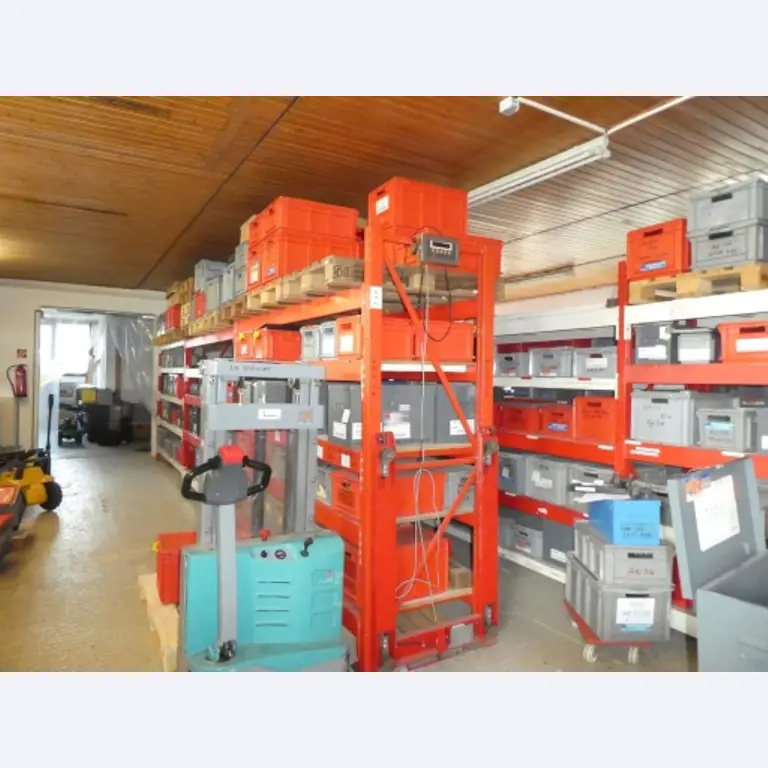 Ca. 900 beoordelingssets, rekken, voorraden en andere vaste activa-1