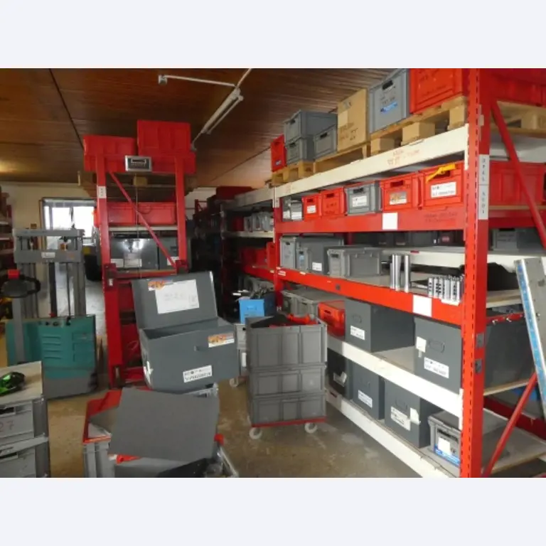 Ca. 900 beoordelingssets, rekken, voorraden en andere vaste activa-3