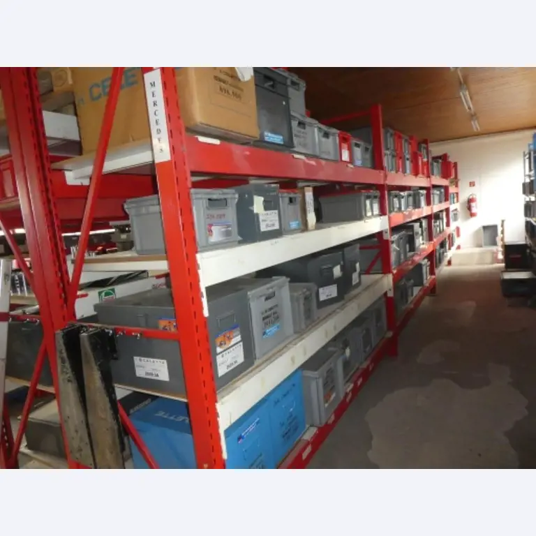 Ca. 900 beoordelingssets, rekken, voorraden en andere vaste activa-4