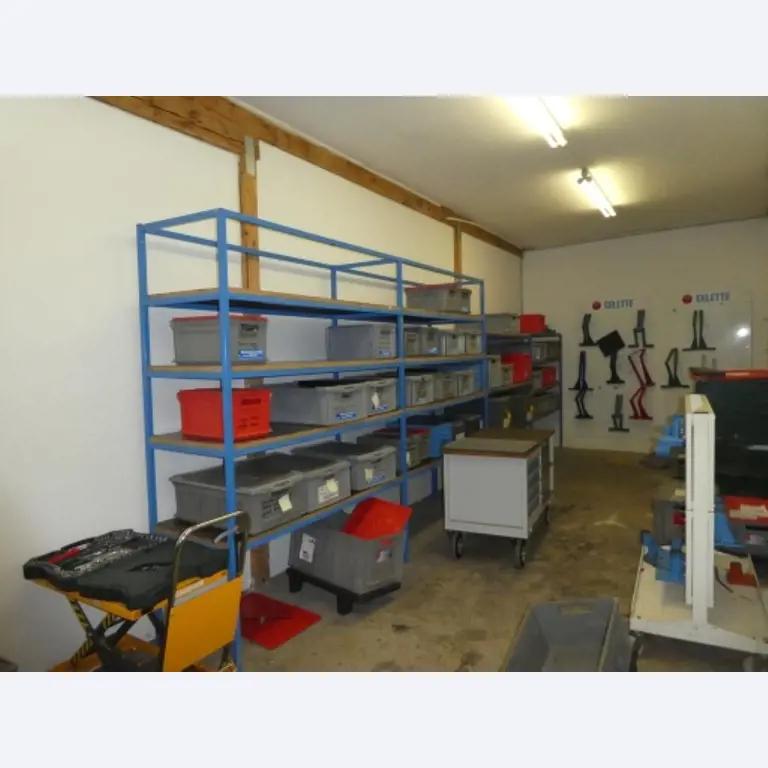 Ca. 900 beoordelingssets, rekken, voorraden en andere vaste activa-6