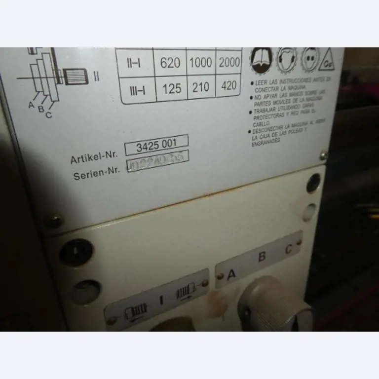 Ca. 900 beoordelingssets, rekken, voorraden en andere vaste activa-3