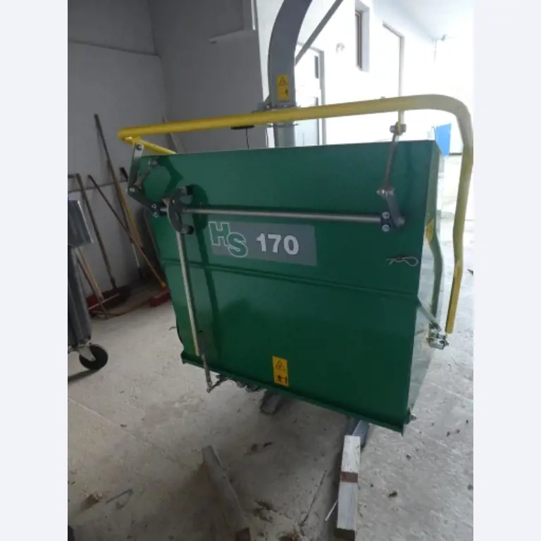 Ca. 900 beoordelingssets, rekken, voorraden en andere vaste activa-5