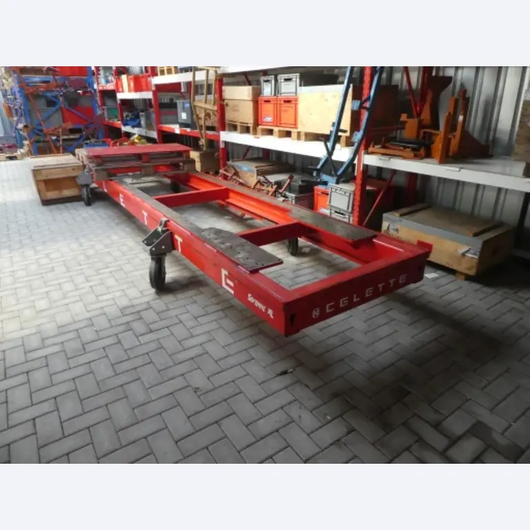 Cerca de 900 conjuntos de julgamento, prateleiras, inventários e outros activos fixos-1