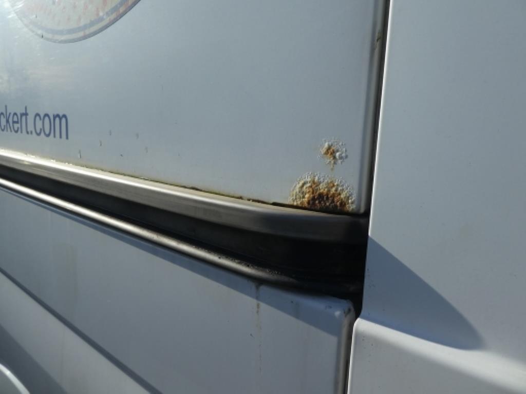 Cerca de 900 conjuntos de julgamento, prateleiras, inventários e outros activos fixos-12