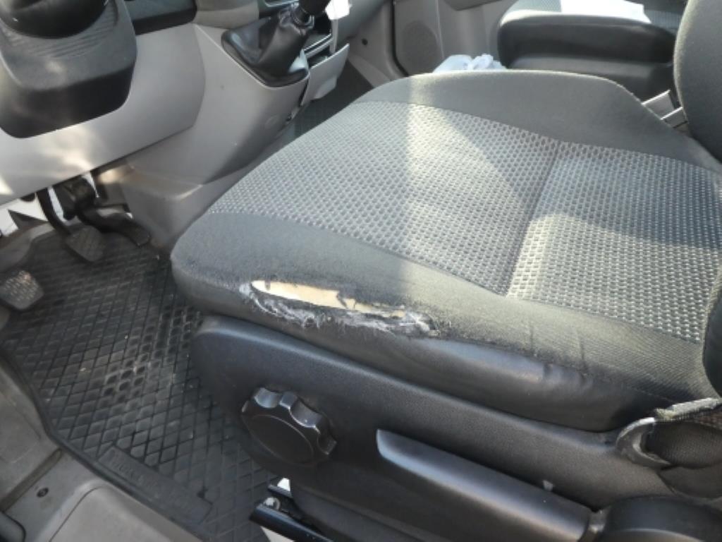 Cerca de 900 conjuntos de julgamento, prateleiras, inventários e outros activos fixos-14