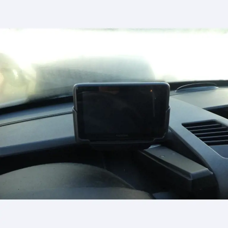 Cerca de 900 conjuntos de julgamento, prateleiras, inventários e outros activos fixos-22