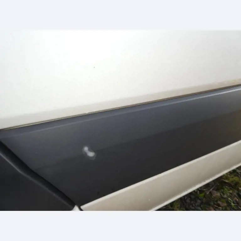 Cerca de 900 conjuntos de julgamento, prateleiras, inventários e outros activos fixos-7