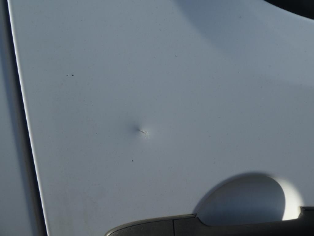 Cerca de 900 conjuntos de julgamento, prateleiras, inventários e outros activos fixos-8