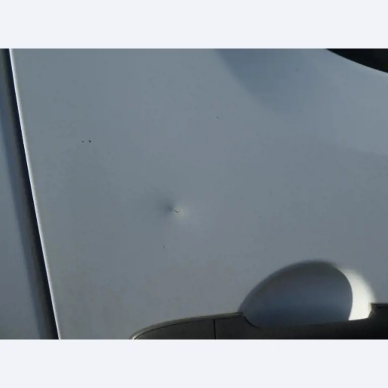 Cerca de 900 conjuntos de julgamento, prateleiras, inventários e outros activos fixos-8