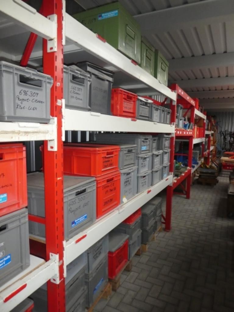 environ 900 kits de rangement, étagères, stocks de marchandises et autres immobilisations-3