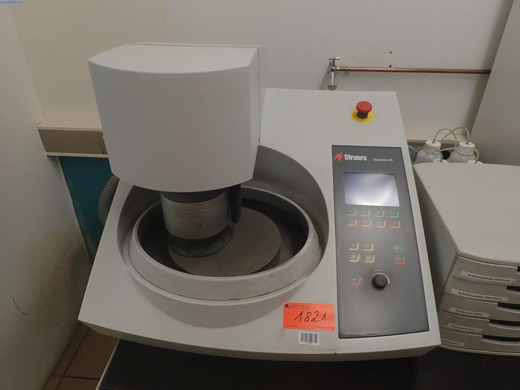 Máquinas para la fabricación de tornillos, pernos y elementos de fijación-1