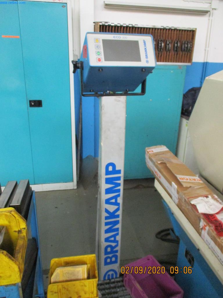 Máquinas para la fabricación de tornillos, pernos y elementos de fijación-1