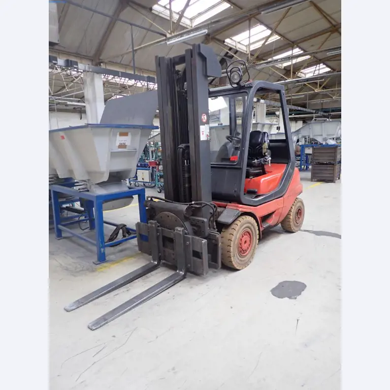 Machines pour la fabrication de vis, de boulons et de matériel de fixation-1