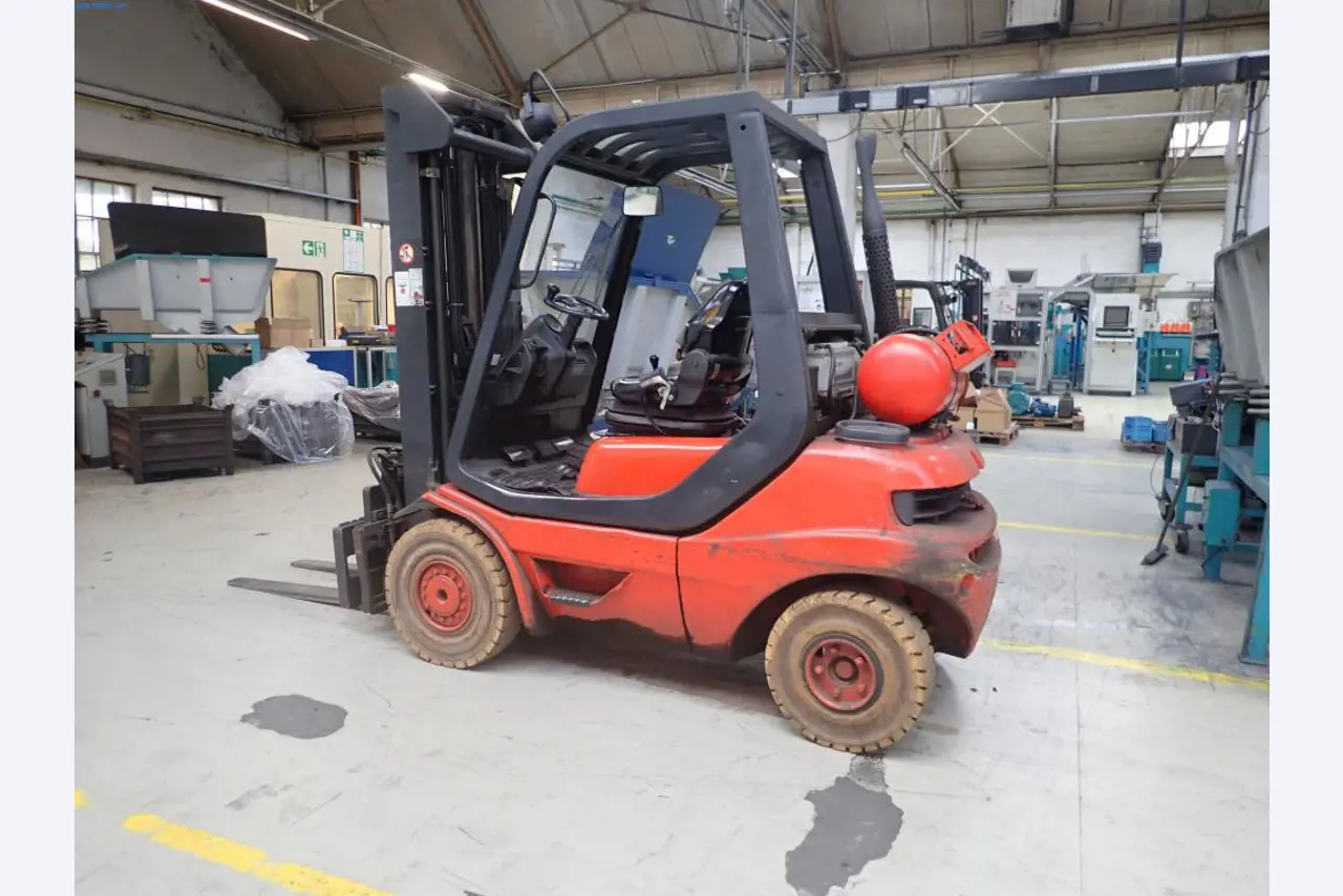 Machines pour la fabrication de vis, de boulons et de matériel de fixation-2