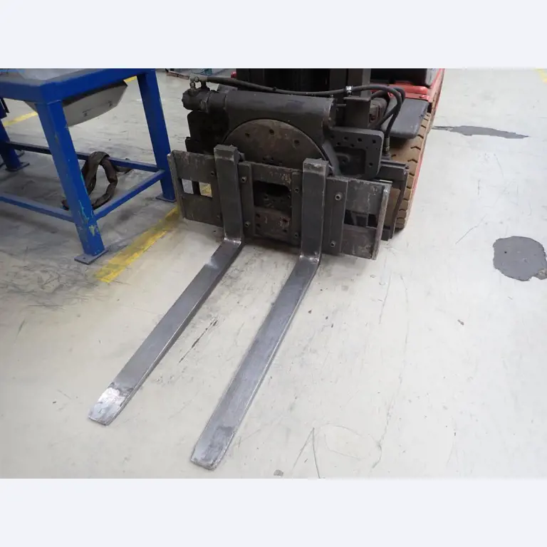Machines pour la fabrication de vis, de boulons et de matériel de fixation-4