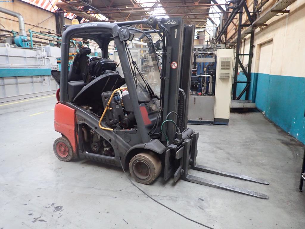 Máquinas para la fabricación de tornillos, pernos y elementos de fijación-1