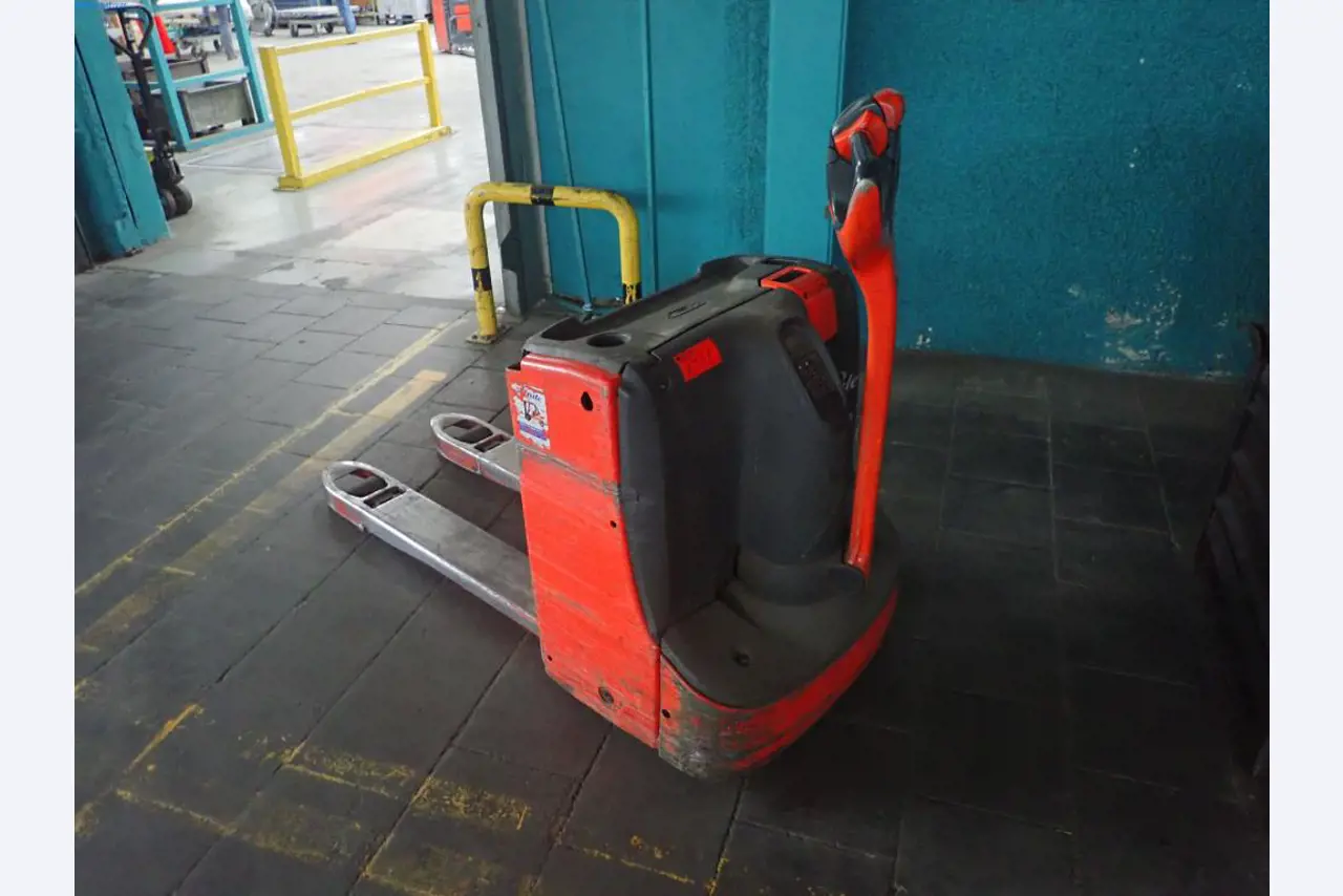 Máquinas para la fabricación de tornillos, pernos y elementos de fijación-1