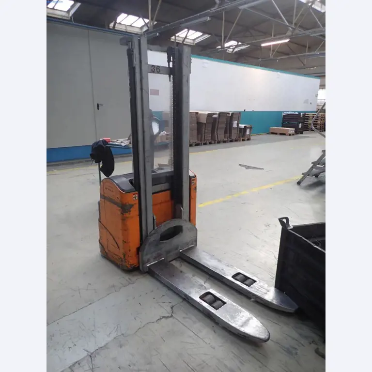 Máquinas para la fabricación de tornillos, pernos y elementos de fijación-2