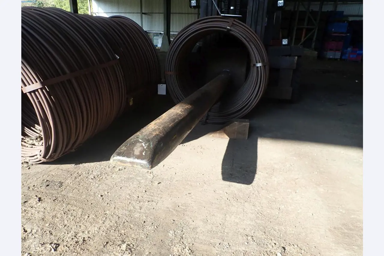 Máquinas para la fabricación de tornillos, pernos y elementos de fijación-5