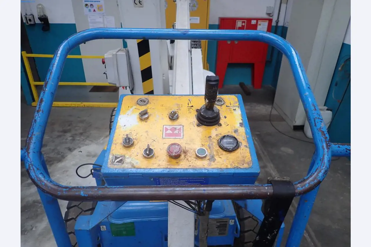 Máquinas para la fabricación de tornillos, pernos y elementos de fijación-4
